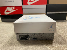 Load image into Gallery viewer, Jordan 4 “University Blue”
