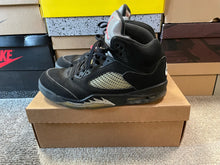 Load image into Gallery viewer, Jordan 5 “Black Metallic”
