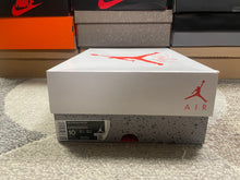 Load image into Gallery viewer, Jordan 4 “White Oreo”
