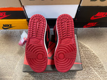 Load image into Gallery viewer, DS Jordan 1 “Banned”
