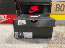 Load image into Gallery viewer, VNDS Jordan 4 “Toro”
