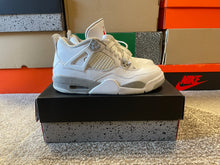 Load image into Gallery viewer, Jordan 4 “White Oreo”
