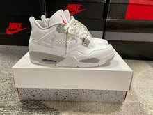 Load image into Gallery viewer, Jordan 4 “White Oreo”
