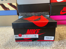 Load image into Gallery viewer, Jordan 1 “Pine Green”
