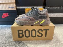Load image into Gallery viewer, Yeezy 700 “Mauve”
