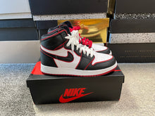 Load image into Gallery viewer, Jordan 1 “Bloodline”
