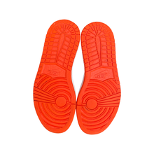 Load image into Gallery viewer, Jordan 1 “Knicks”
