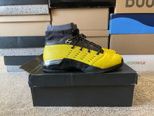 Load image into Gallery viewer, Jordan 17 “Solefly”
