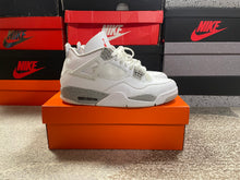 Load image into Gallery viewer, Jordan 4 “White Oreo”
