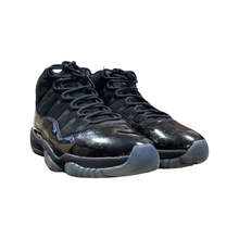 Load image into Gallery viewer, Jordan 11 “Cap and Gown”
