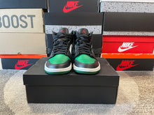 Load image into Gallery viewer, VNDS Jordan 1 Mid “Green Toe”
